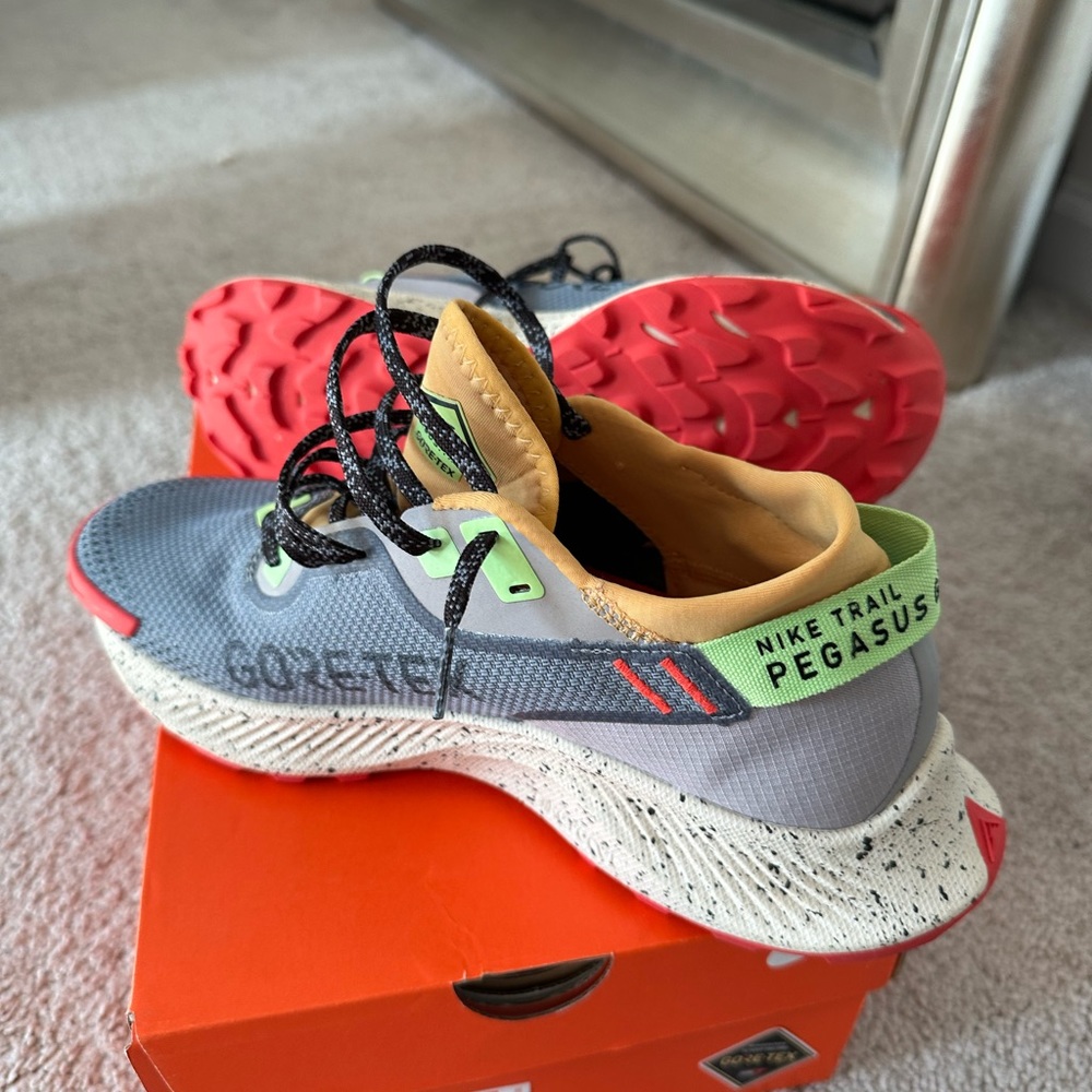 Athletic Shoes, worn once, original package!